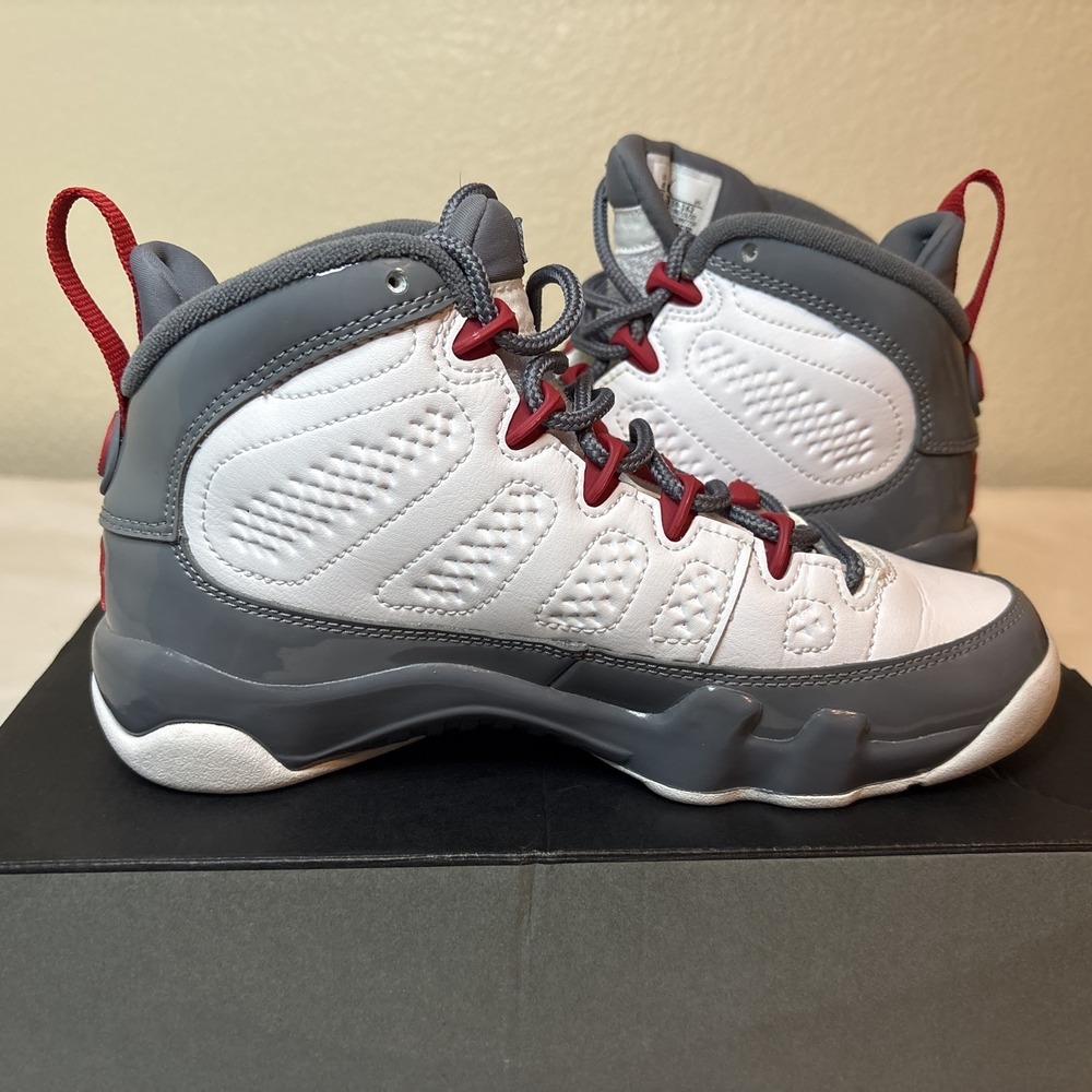 Nike‎ Air Jordan 9 Retro Size 4Y, Fire Red/Cool Grey, 302359-162 - Picture 11 of 16